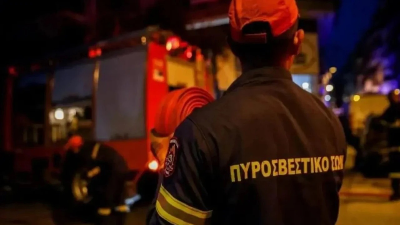 Άνδρας βρέθηκε νεκρός μετά από φωτιά σε σπίτι στην Πάτρα: Δίπλα του είχε καραμπίνα