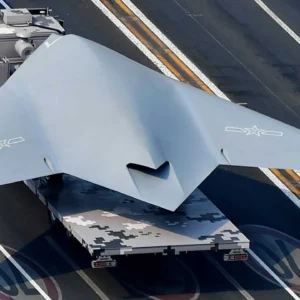 Κίνα: Σε ενεργό υπηρεσία τέθηκαν οι «wingmans» των J-20S, J-36 και J-50