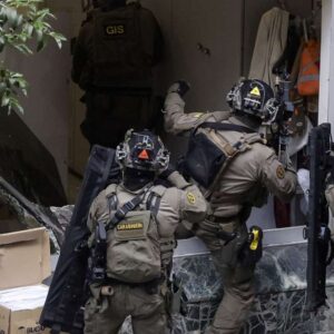 Τεράστια επιχείρηση στην Ιταλία: Eιδικές δυνάμεις των Καραμπινιέρων συνέλαβαν δεκάδες πρώην αστυνομικούς – Ο λόγος