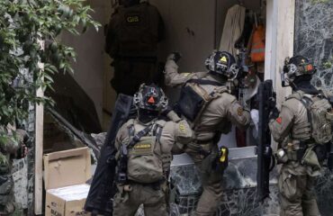 Τεράστια επιχείρηση στην Ιταλία: Eιδικές δυνάμεις των Καραμπινιέρων συνέλαβαν δεκάδες πρώην αστυνομικούς – Ο λόγος