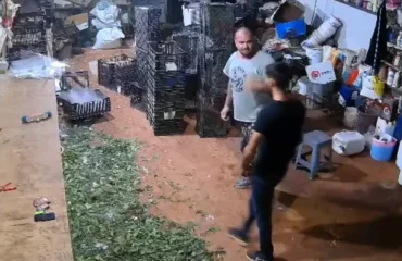 Βίντεο: Τούρκος μποξέρ σκοτώνει με ένα χτύπημα πωλητή λουλουδιών γιατί νόμιζε ότι είχε δεσμό με την γυναίκα του!