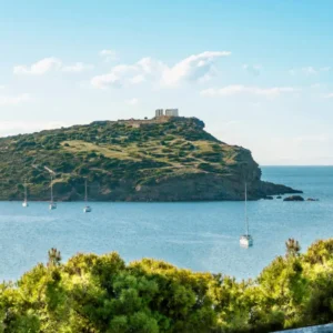 Περιπέτεια για τέσσερις ανήλικους ανοικτά του Σουνίου: Σκάφη του Λιμενικού μετέβησαν άμεσα στην περιοχή