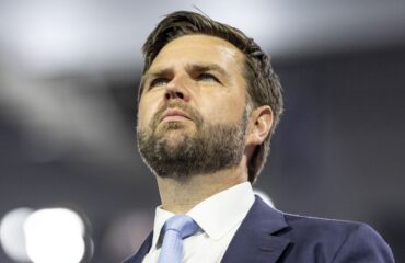 Washington Post: Ο Τζέι Ντι Βανς δεν αναχώρησε ακόμη για το Ισλαμαμπάντ λόγω «πρόσθετων συσκέψεων»