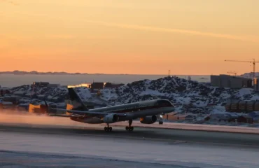 Γροιλανδία: Εκκενώθηκε το αεροδρόμιο στην πρωτεύουσα Νούουκ μετά από απειλή για βόμβα