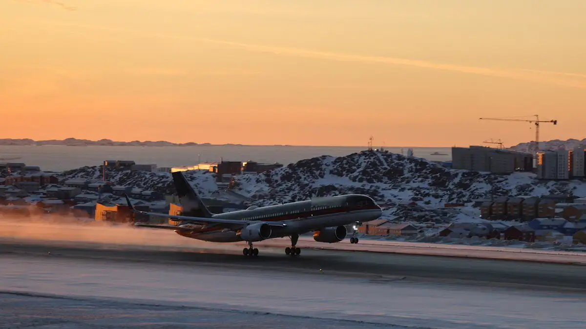 Γροιλανδία: Εκκενώθηκε το αεροδρόμιο στην πρωτεύουσα Νούουκ μετά από απειλή για βόμβα