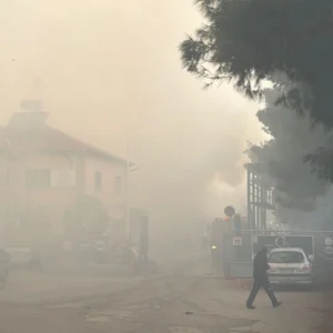 Θεσσαλονίκη: Φωτιά σε εργοστάσιο ανακύκλωσης – Επικίνδυνη η ατμόσφαιρα – Το μήνυμα του 112 (βίντεο)