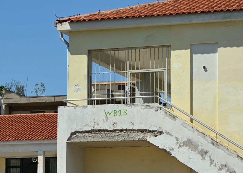 Χαροπαλεύει η ανήλικη που βρέθηκε στο κενό μετά από πτώση της στο 7ο Γυμνάσιο Χαϊδαρίου