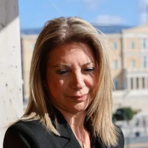 Δημοσκόπηση interview: Τρίτη δύναμη το κόμμα Καρυστιανού