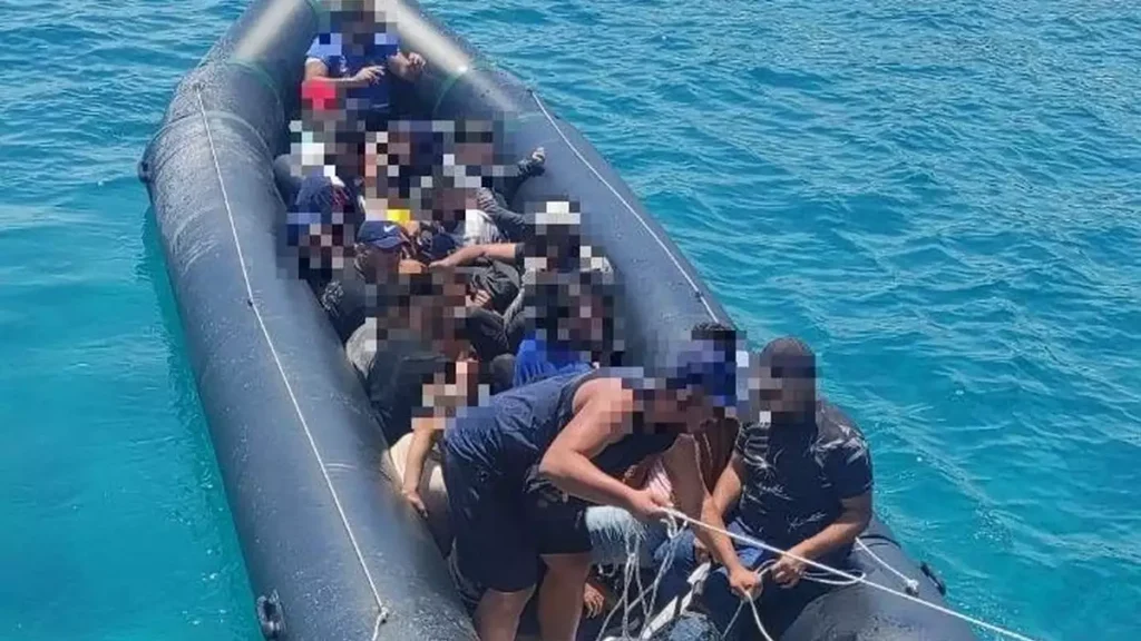 Λιμενικό: Εντοπίσαμε  20 αλλοδαπούς που αποβιβάστηκαν σε παραλία της Ρόδου