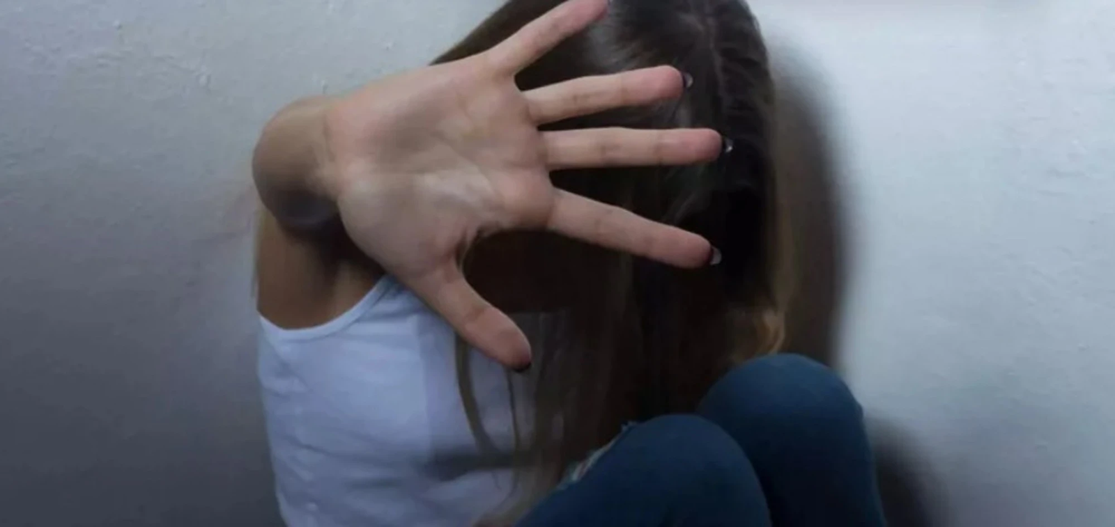 Ρόδος: 28χρονος Αλβανός εισέβαλε στο δωμάτιο 16χρονης και αυτοϊκανοποιήθηκε μπροστά της