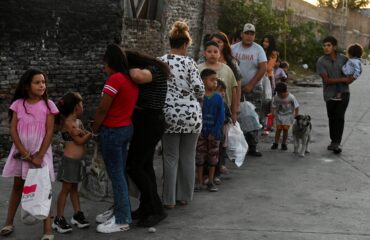 Πείνα στην Αργεντινή: Ουρές στο Μπουένος Άιρες για ένα συσσίτιο