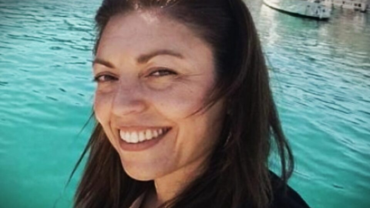 Ε.Γιακουμάκη: Ο γιος και ο αδελφός της μιλούσαν ζωντανά στην τηλεόραση – Εκείνη ήταν ήδη νεκρή στο αμάξι της