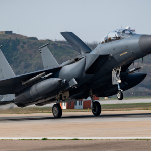 Μαχητικά αεροσκάφη F-15K συγκρούστηκαν στη Ν.Κορέα γιατί οι πιλότοι τραβούσαν… βίντεο και φωτογραφίες