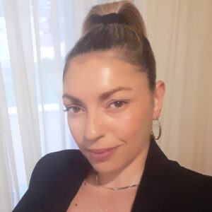 Ανατροπή στον θάνατο της 43χρονης Ε.Γιακουμάκη στο Ηράκλειο: Την βρήκαν στο πίσω κάθισμα τυλιγμένη με ένα σεντόνι