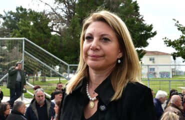 Μ.Καρυστιανού κατά Λ.Κοβέσι: «Κακώς δεν άσκησε ποινικές ευθύνες σε Έλληνες υπουργούς για τα Τέμπη»