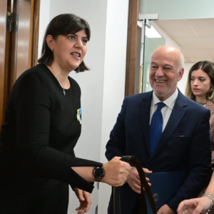 Στην Ελλάδα για το Φόρουμ των Δελφών η Λ.Κοβέσι: Σήμερα η συνάντηση με τον Γ.Φλωρίδη