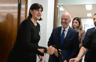 Στην Ελλάδα για το Φόρουμ των Δελφών η Λ.Κοβέσι: Σήμερα η συνάντηση με τον Γ.Φλωρίδη