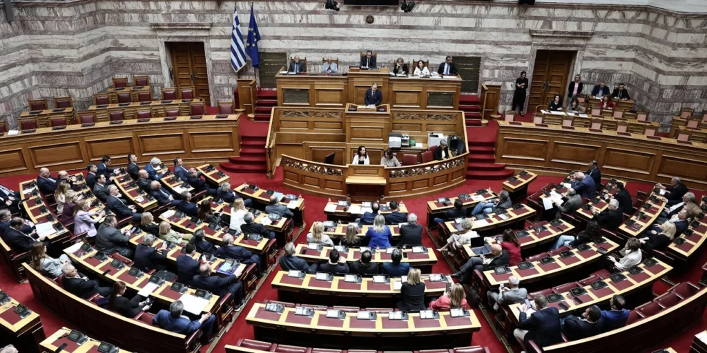 ΟΠΕΚΕΠΕ: Εννέα απόντες βουλευτές – «Λάθη» κατά την ψηφοφορία για τις άρσεις ασυλίας