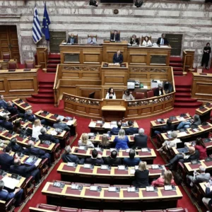 ΟΠΕΚΕΠΕ: Εννέα απόντες βουλευτές – «Λάθη» κατά την ψηφοφορία για τις άρσεις ασυλίας