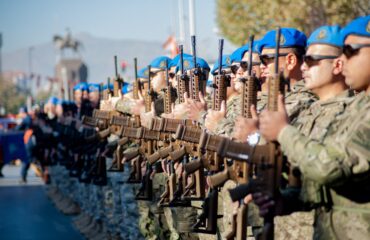 Ποια είναι τα όπλα που η «ουδέτερη» Τουρκία σκέφτεται να στείλει στην Ουκρανία κατά της Ρωσίας;