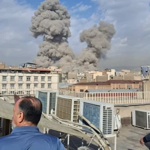 Ισραήλ για Ιράν: «Είμαστε έτοιμοι να ολοκληρώσουμε την εξάλειψη της δυναστείας Χαμενεΐ»