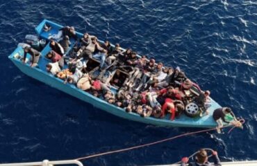 Πάνω από 60 παράνομοι μετανάστες διασώθηκαν ανοιχτά της Κρήτης