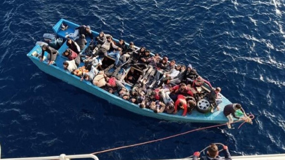 Πάνω από 60 παράνομοι μετανάστες διασώθηκαν ανοιχτά της Κρήτης