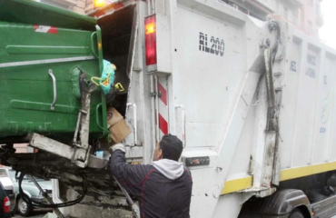 Θεσσαλονίκη: 46χρονος άστεγος κατέληξε μέσα στην πρέσα απορριμματοφόρου – Σώθηκε την τελευταία στιγμή