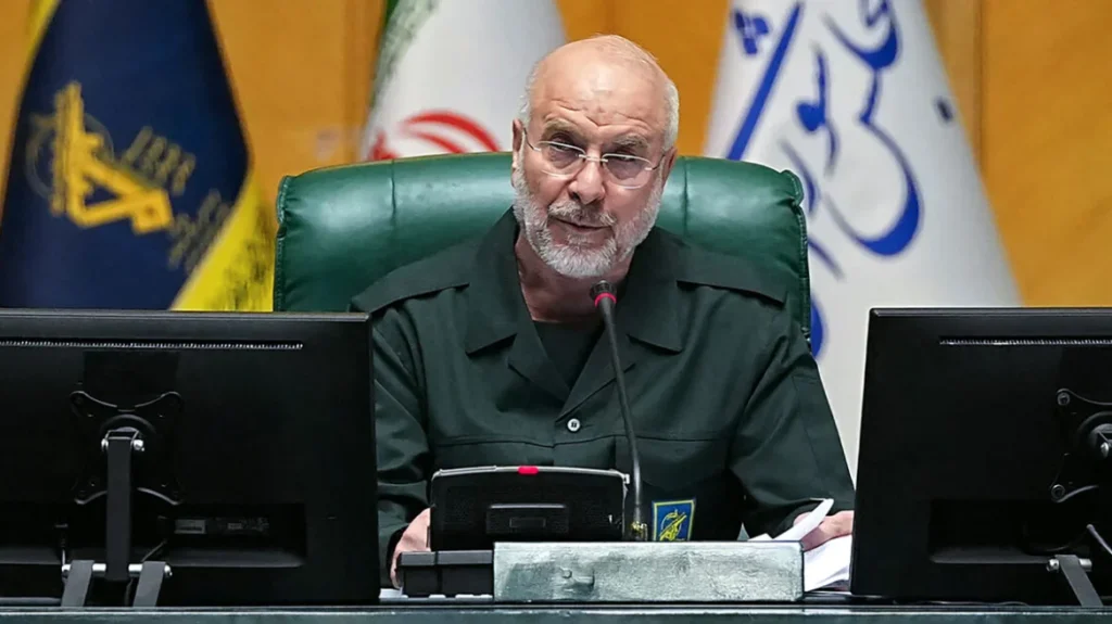 Οι Φρουροί της Επανάστασης έδιωξαν τον Γκαλιμπάφ από τη διαπραγματευτική ομάδα – Σκληραίνει η στάση κατά των ΗΠΑ