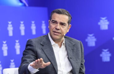 Α.Τσίπρας: «Αποφασίζω να επανέλθω τώρα» – Τι είπε για το νέο κόμμα στο Οικονομικό Φόρουμ των Δελφών
