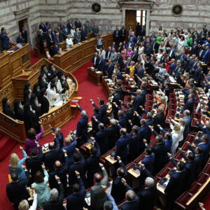 Πόσο κοστίζουν στους Έλληνες φορολογούμενους οι «στρατοί» υποστήριξης των βουλευτών στο κοινοβούλιο;