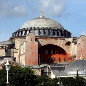 Τουρκία: Προφυλακιστέο κρίθηκε το ζεύγος των Ελλήνων που ξεδίπλωσε  την ελληνική σημασία στην Αγιά Σοφιά