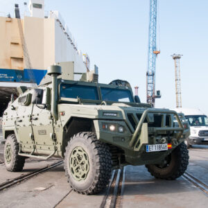 Όχημα URO VAMTAC του ισπανικού Στρατού έπεσε από αεροπλάνο και διαλύθηκε κατά τη διάρκεια άσκησης