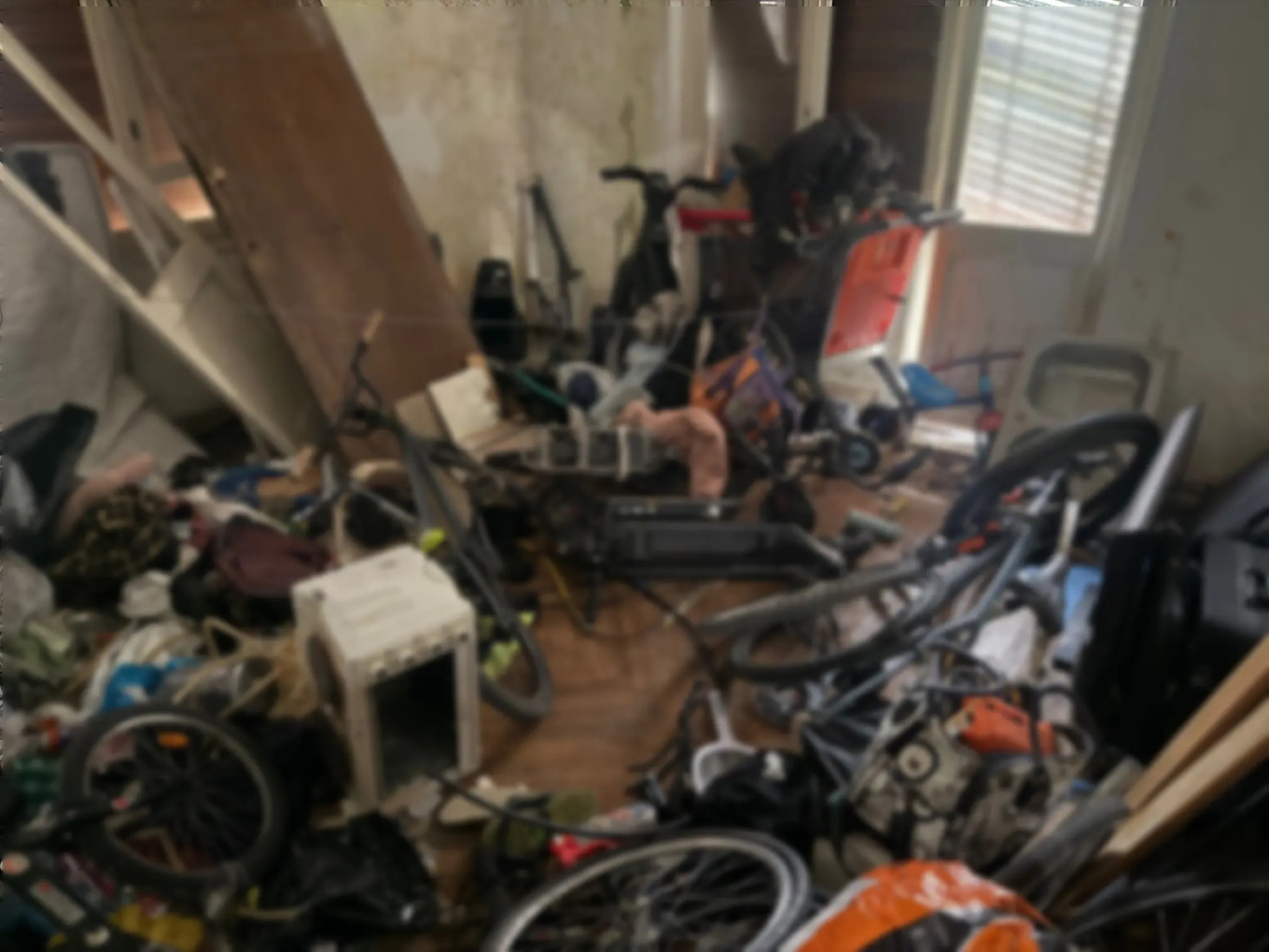 Σύλληψη επτά αλλοδαπών για δεκάδες κλεμμένα δίκυκλα  και ηλεκτρικά πατίνια