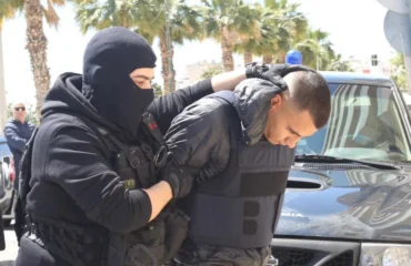 Άγιος Δημήτριος: «Η σύντροφος του 20χρονου του έλεγε να μην πάει στο ραντεβού» λέει ο δικηγόρος των δύο κοριτσιών