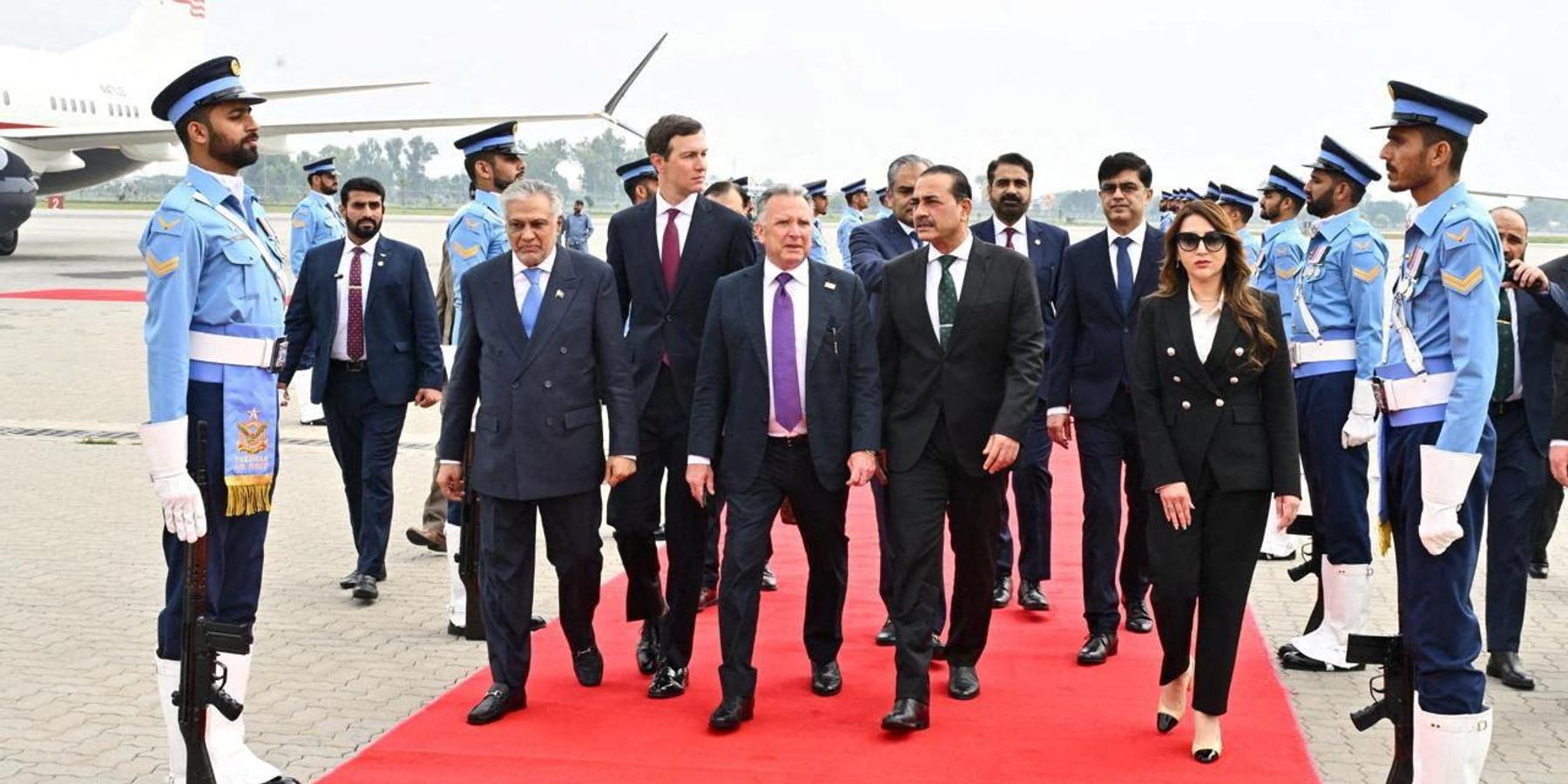 Γουίτκοφ και  Κούσνερ στο Πακιστάν για συνομιλίες με τον Ιρανό υπουργό Εξωτερικών