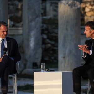 Ε.Μακρόν σε Κ.Μητσοτάκη: «Αν νιώσετε οποιαδήποτε απειλή, κάντε ό,τι χρειάζεται – Η Γαλλία θα είναι δίπλα σας»