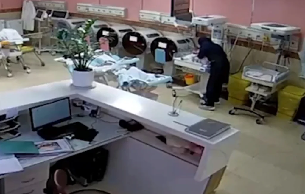 Ιράν: Δείτε τη στιγμή που νοσηλεύτρια σώζει νεογέννητα την ώρα επίθεσης σε νοσοκομείο (βίντεο)