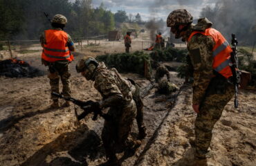 Γάλλοι δημοσιογράφοι έμειναν έκπληκτοι: Πήγαν στην Ουκρανία και είδαν από κοντά την… στρατολόγηση (βίντεο)