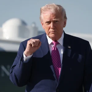 Έρχεται «πέλεκυς» στους ατίθασους του ΝΑΤΟ: Τι προβλέπει το σχέδιο Τραμπ – Ανησυχία στην Βρετανία για τα Φόκλαντ