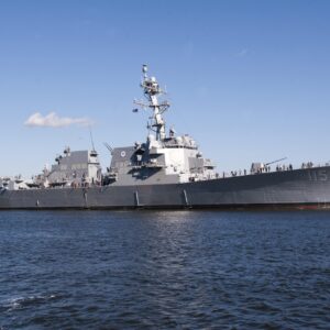 Το αμερικανικό αντιτορπιλικό USS Rafael Peralta αναχαίτισε πλοίο που κατευθυνόταν προς ιρανικό λιμάνι