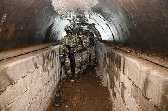 Οι τουρκικές δυνάμεις καταστρέφουν τα υπόγεια τούνελ του PKK στην Συρία