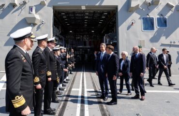 Ε.Μακρόν: «Καλοί άνεμοι και καλή θάλασσα στη φρεγάτα Κίμων!» (φώτο)