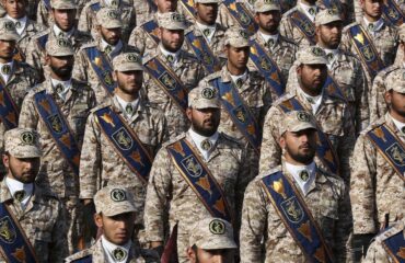 Φρουροί της Επανάστασης: «Καθοριστική στρατηγική της Τεχεράνης ο έλεγχος των Στενών του Ορμούζ απέναντι στις ΗΠΑ»