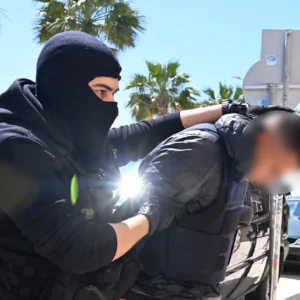 Δολοφονία στον Άγιο Δημήτριο: «Ο 20χρονος μας έδειξε φωτογραφία με το ματωμένο μαχαίρι» – Σοκάρουν οι καταθέσεις