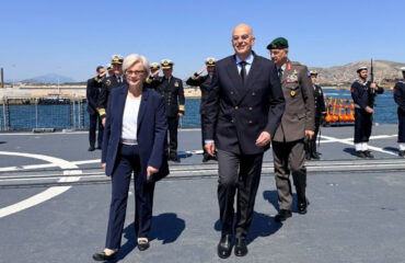 Επίσκεψη του Νίκου Δένδια με την Γαλλίδα ομόλογό του στην φρεγάτα «Κίμων» (φωτογραφίες)