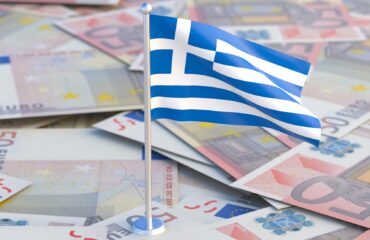 Η μεγάλη απάτη του χρέους: Η κυβέρνηση Μητσοτάκη λέει ότι το μειώνει ενώ το «μεταφέρει» στο μέλλον!