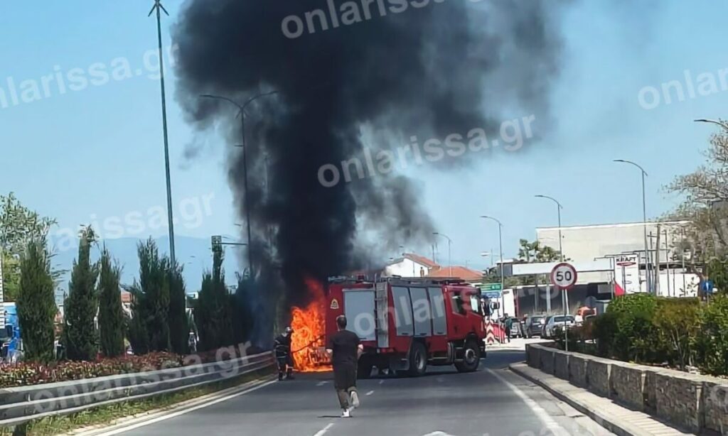 Αυτοκίνητο στη Λάρισα έγινε παρανάλωμα του πυρός ενώ βρισκόταν εν κινήσει – Δείτε βίντεο
