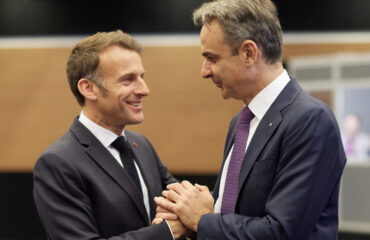 Τι πραγματικά σημαίνουν για την Ελλάδα οι «διαβεβαιώσεις» Μακρόν: Απολύτως… τίποτα!