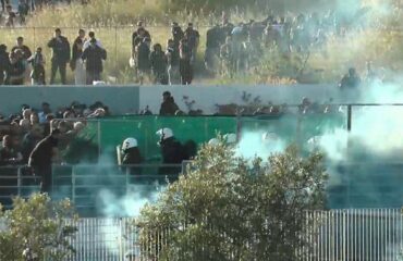 Βόλος: Επεισόδια ανάμεσα σε ΜΑΤ και οπαδούς του ΠΑΟΚ έξω από το Πανθεσσαλικό Στάδιο (φώτο)